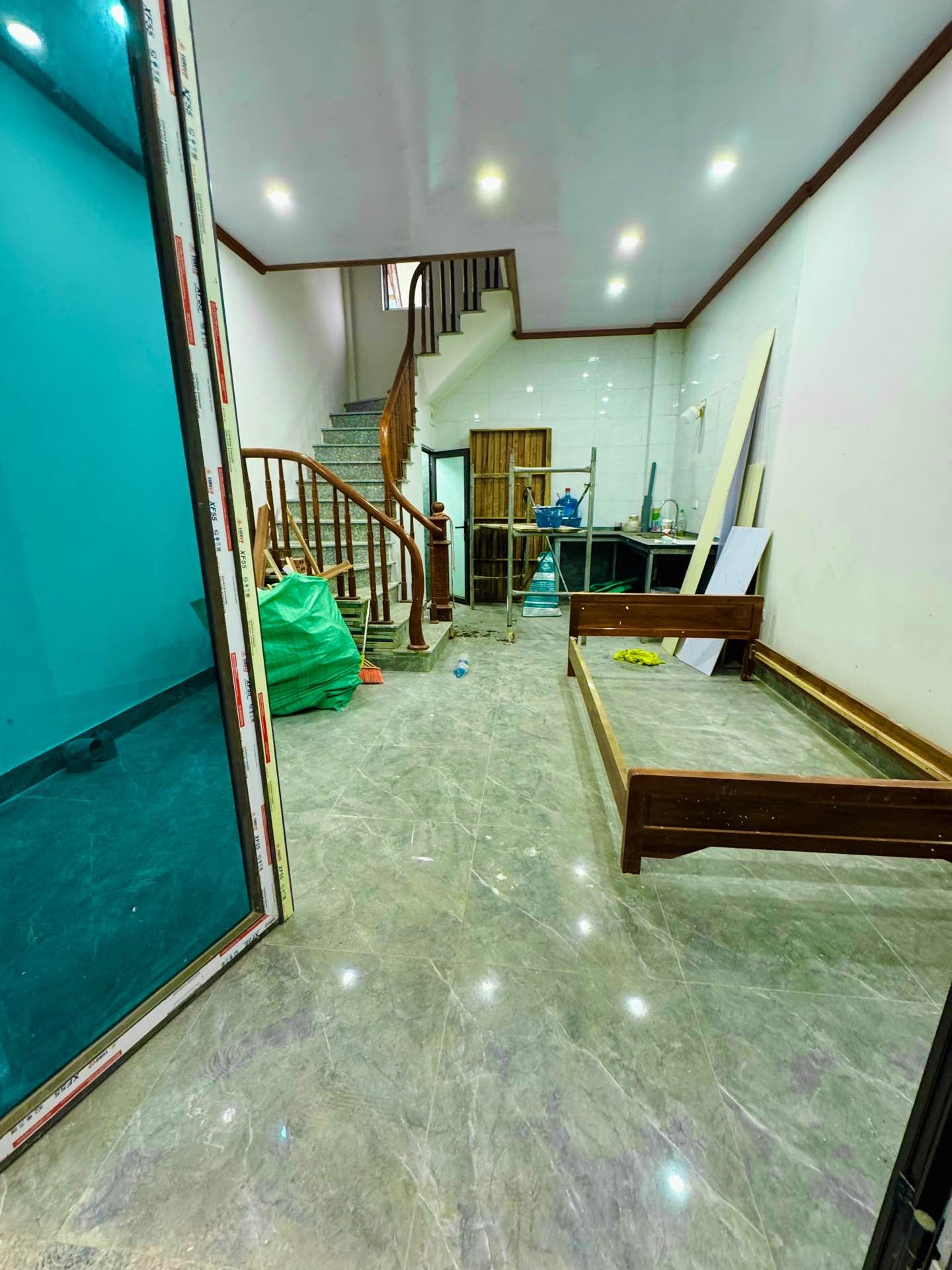Bán nhà Tân Khai - diện tích 30m2 2 tầng - Ô tô tránh đỗ trước cổng - giá 2,35 tỷ