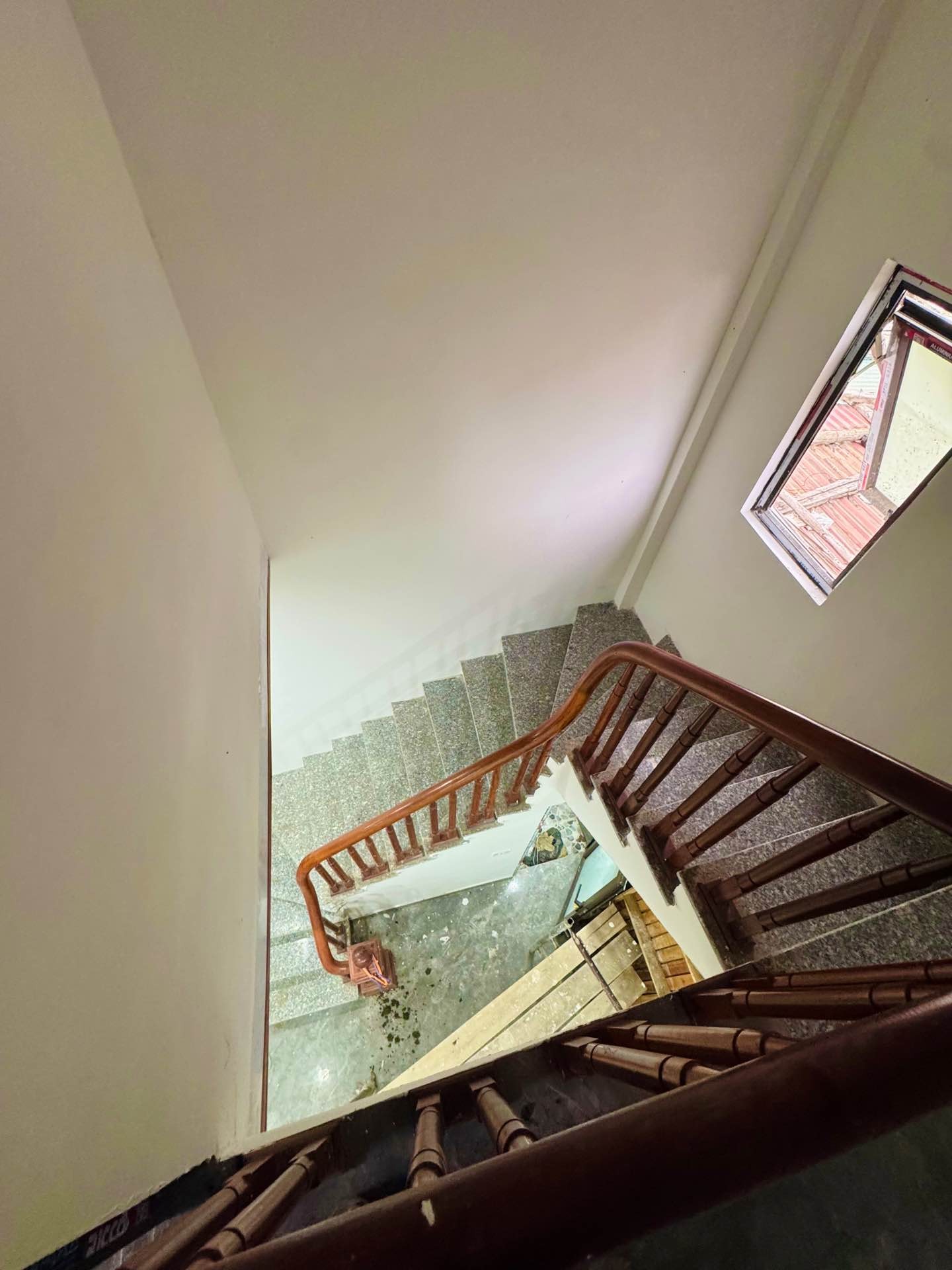 Bán nhà Tân Khai - diện tích 30m2 2 tầng - Ô tô tránh đỗ trước cổng - giá 2,35 tỷ