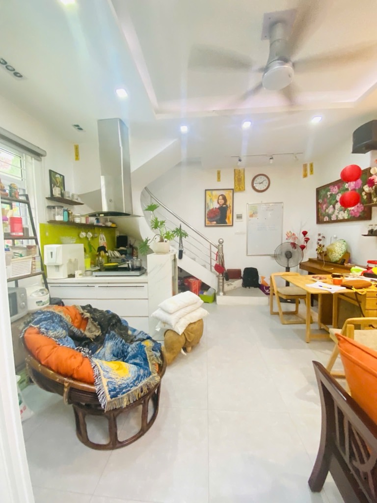 Bán nhà Đại La - diện tích 61m2 3 tầng - Ngõ thông, thoáng - giá 8,5 tỷ