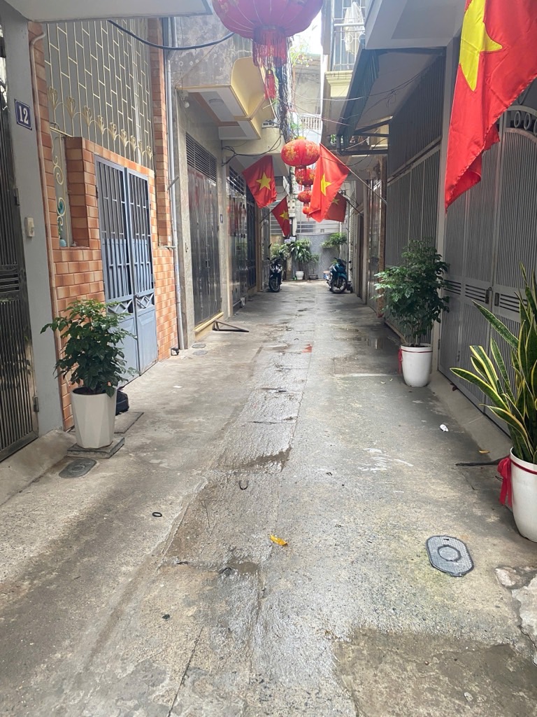 Bán nhà Đại La - diện tích 61m2 3 tầng - Ngõ thông, thoáng - giá 8,5 tỷ