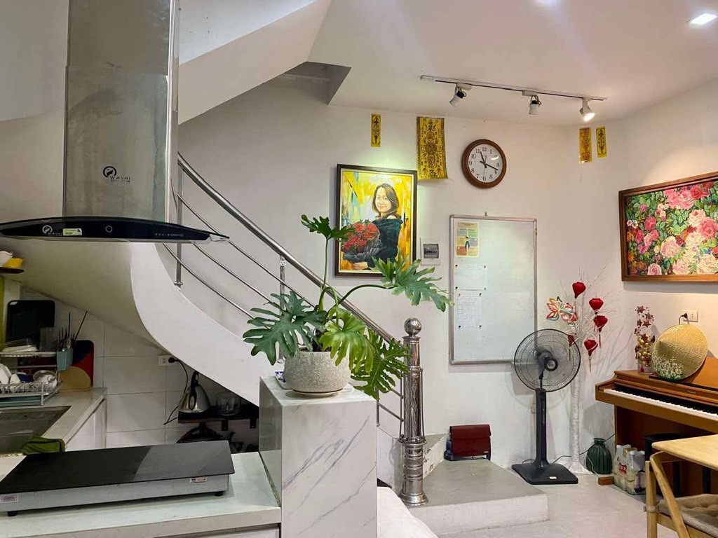 Bán nhà Đại La - diện tích 61m2 3 tầng - Ngõ thông, thoáng - giá 8,5 tỷ
