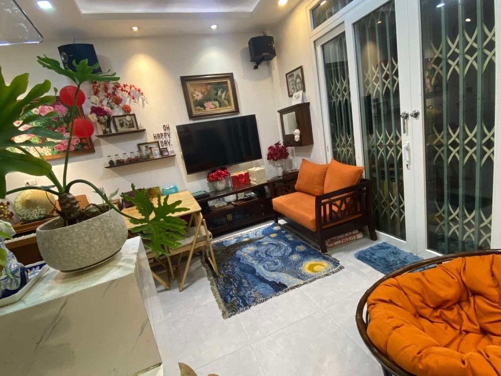 Bán nhà Đại La - diện tích 61m2 3 tầng - Ngõ thông, thoáng - giá 8,5 tỷ
