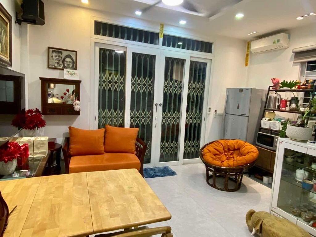 Bán nhà Đại La - diện tích 61m2 3 tầng - Ngõ thông, thoáng - giá 8,5 tỷ