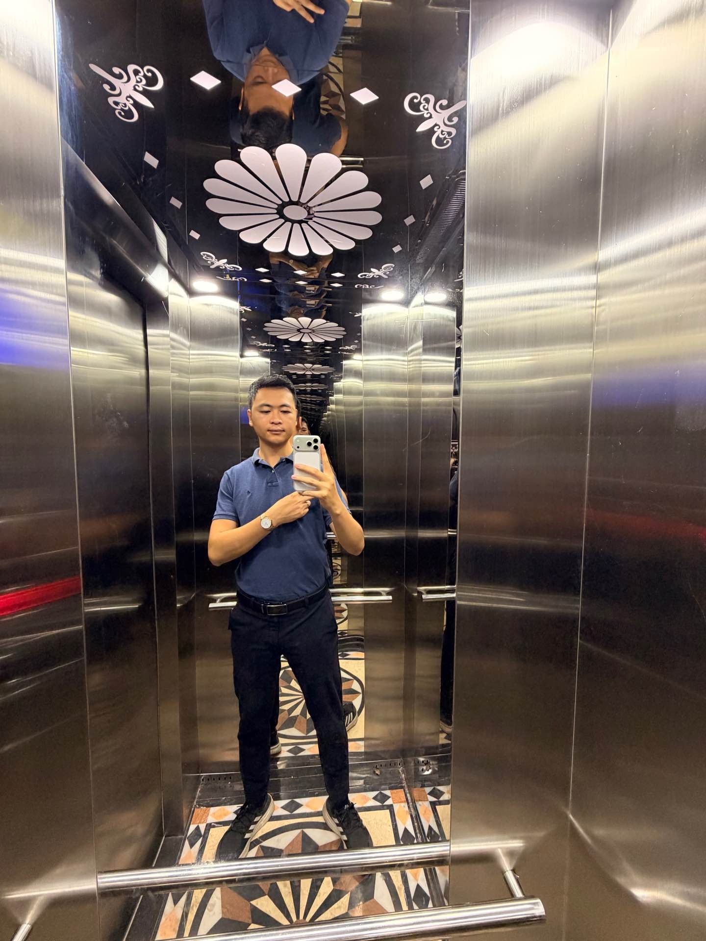 Bán nhà Ngõ 1 ô tô Khương Đình - diện tích 113m2 7 tầng - Ô TÔ ĐỖ CỬA - giá 28,6 tỷ