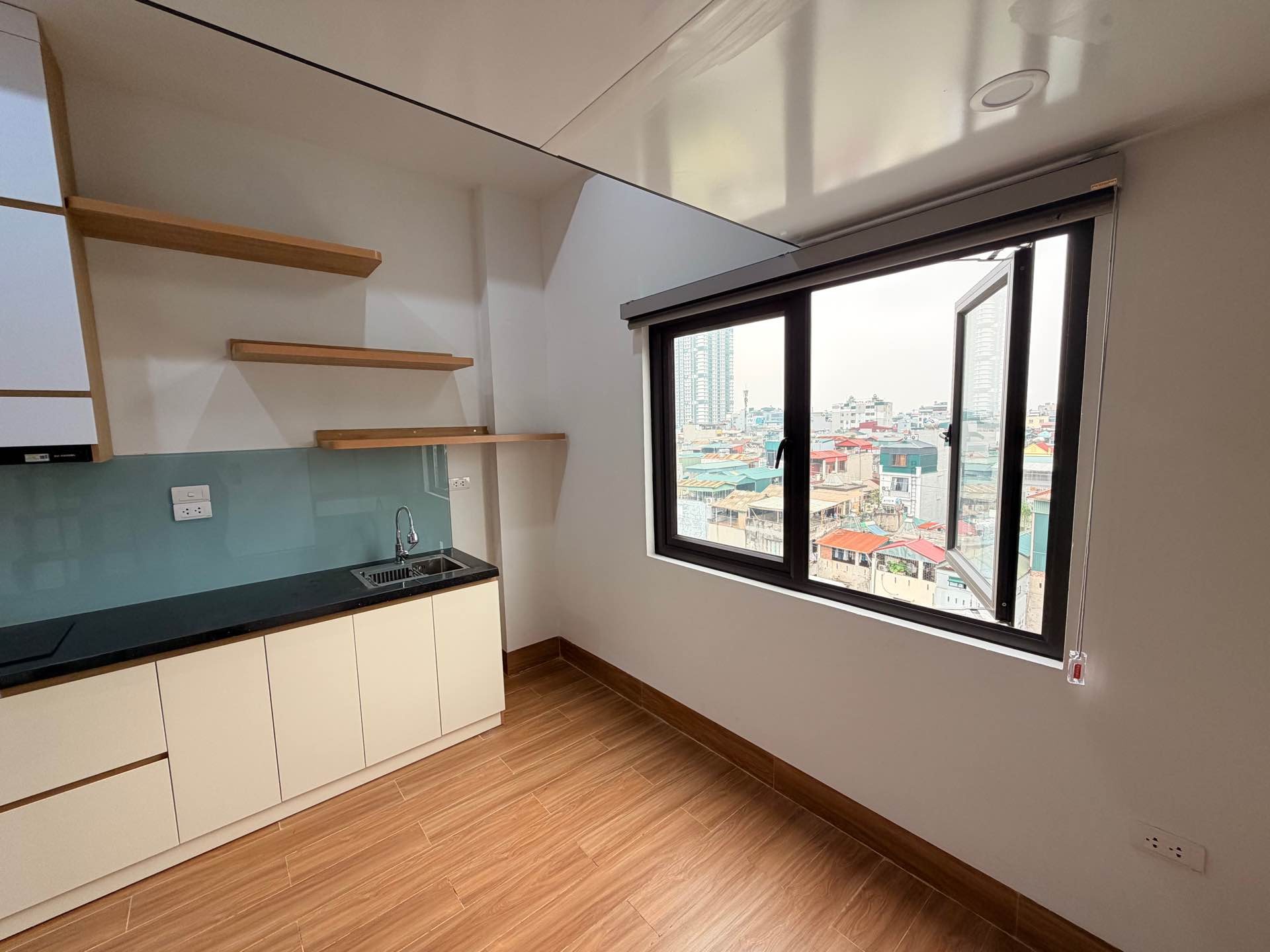 Bán nhà Ngõ 1 ô tô Khương Đình - diện tích 113m2 7 tầng - Ô TÔ ĐỖ CỬA - giá 28,6 tỷ