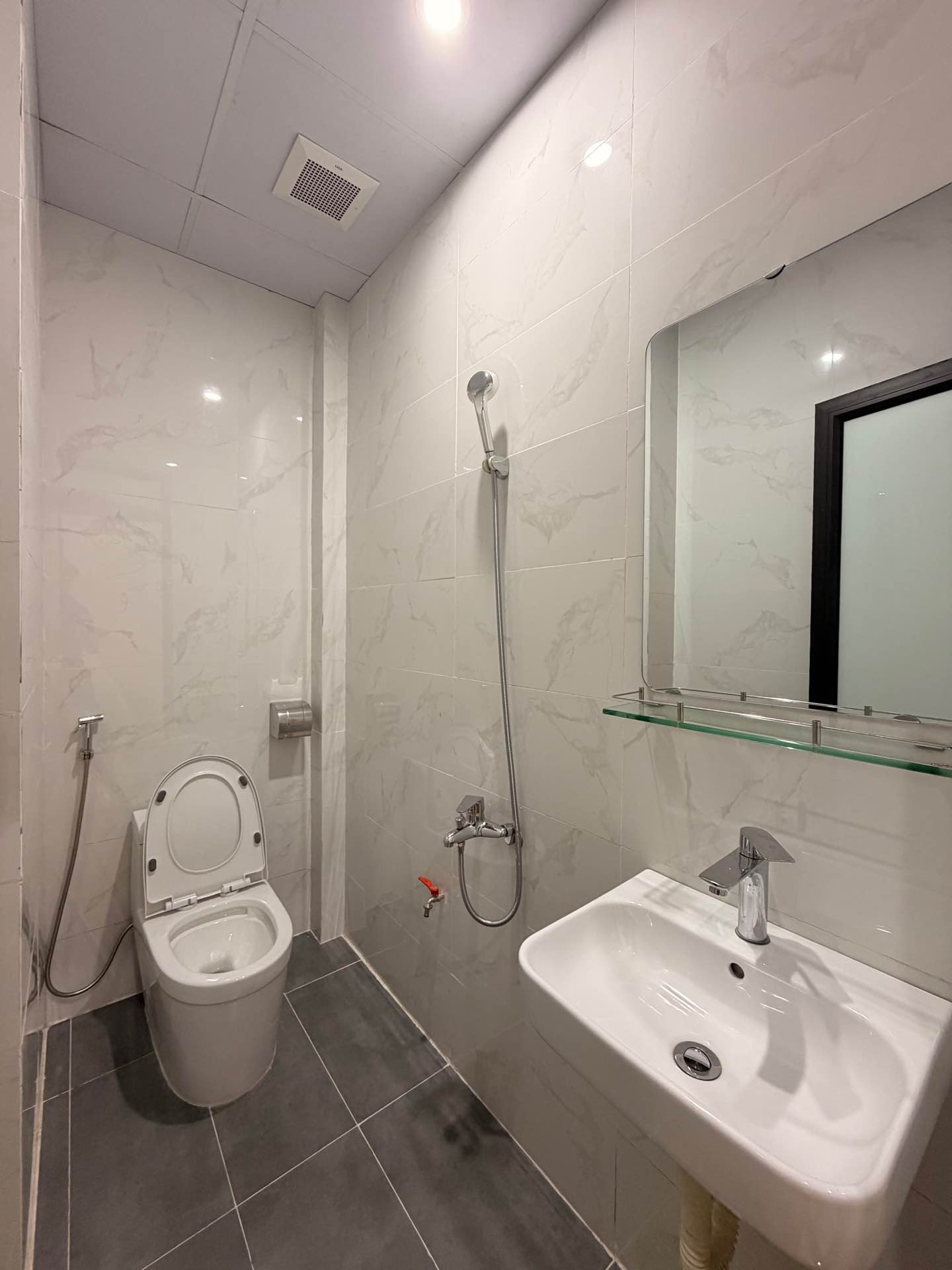 Bán nhà Ngõ 1 ô tô Khương Đình - diện tích 113m2 7 tầng - Ô TÔ ĐỖ CỬA - giá 28,6 tỷ