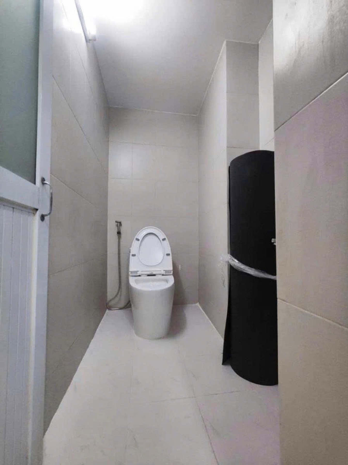 Bán nhà Nguyên Hồng - diện tích 120m2 2 tầng - Ô TÔ CHẠY VÒNG QUANH NHÀ - giá 5,5 tỷ