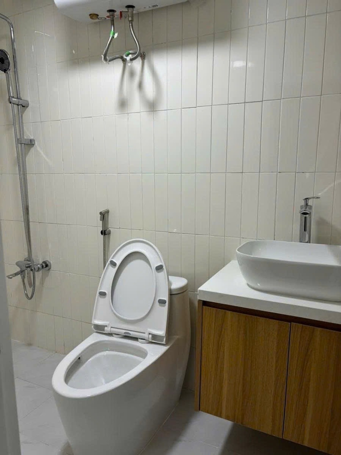 Bán nhà Nguyên Hồng - diện tích 120m2 2 tầng - Ô TÔ CHẠY VÒNG QUANH NHÀ - giá 5,5 tỷ