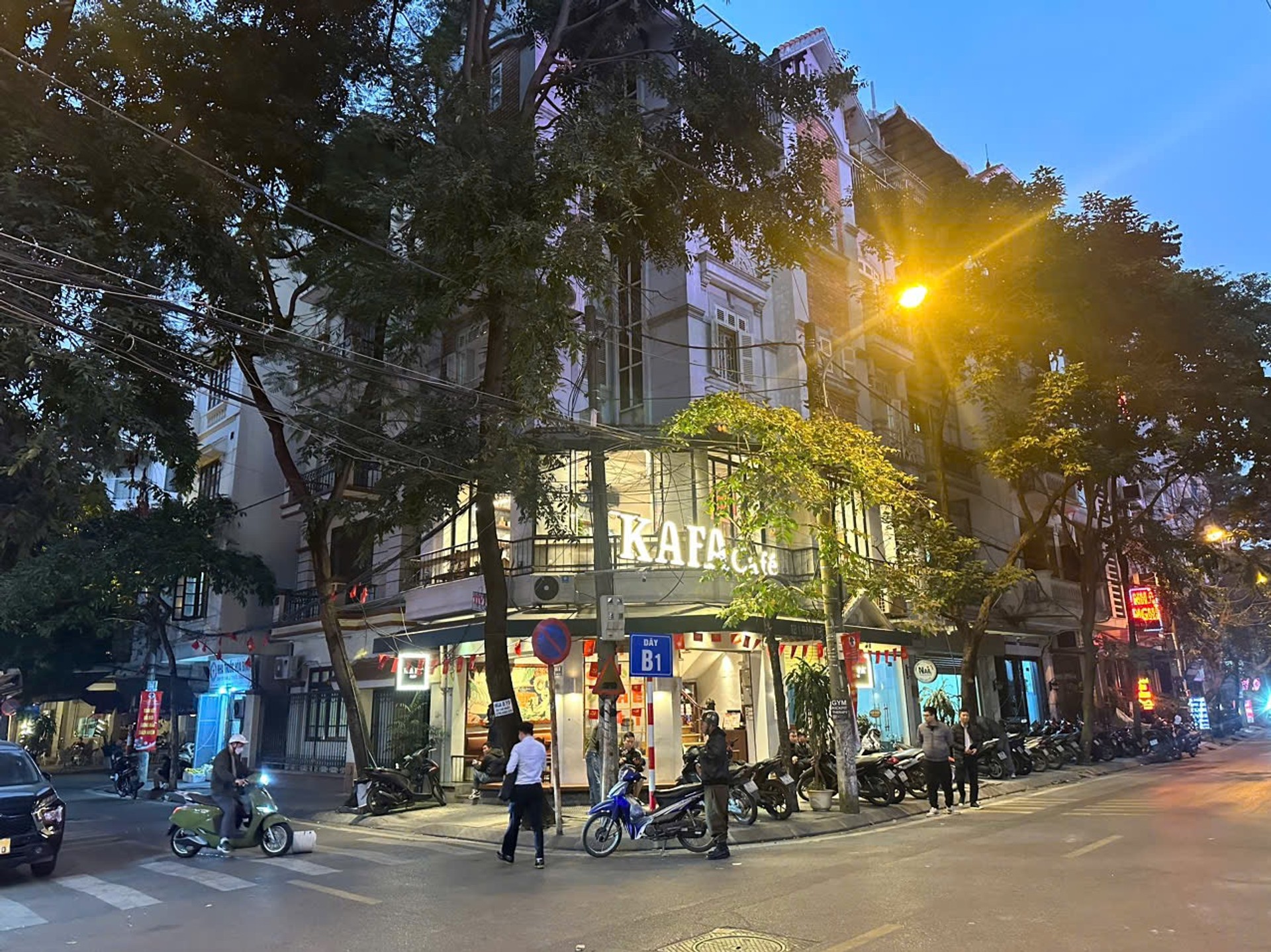 Bán nhà Đầm Trấu - diện tích 50m2 5 tầng - Lô góc 2 mặt thoáng - giá 40 tỷ