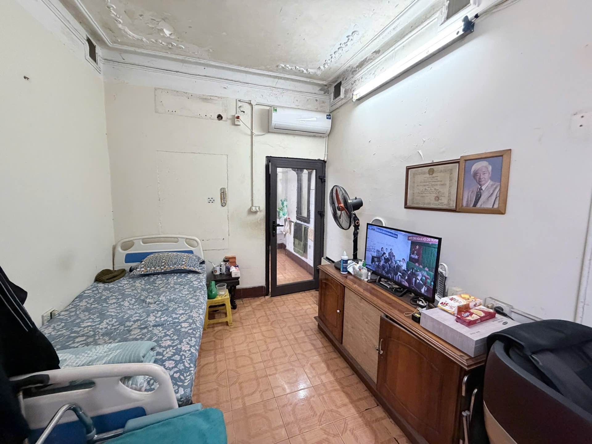 Bán nhà Nguyễn Khuyến - diện tích 85m2 4 tầng - Mặt phố đoạn đẹp nhất, kinh doanh sầm uất - giá 46,8 tỷ