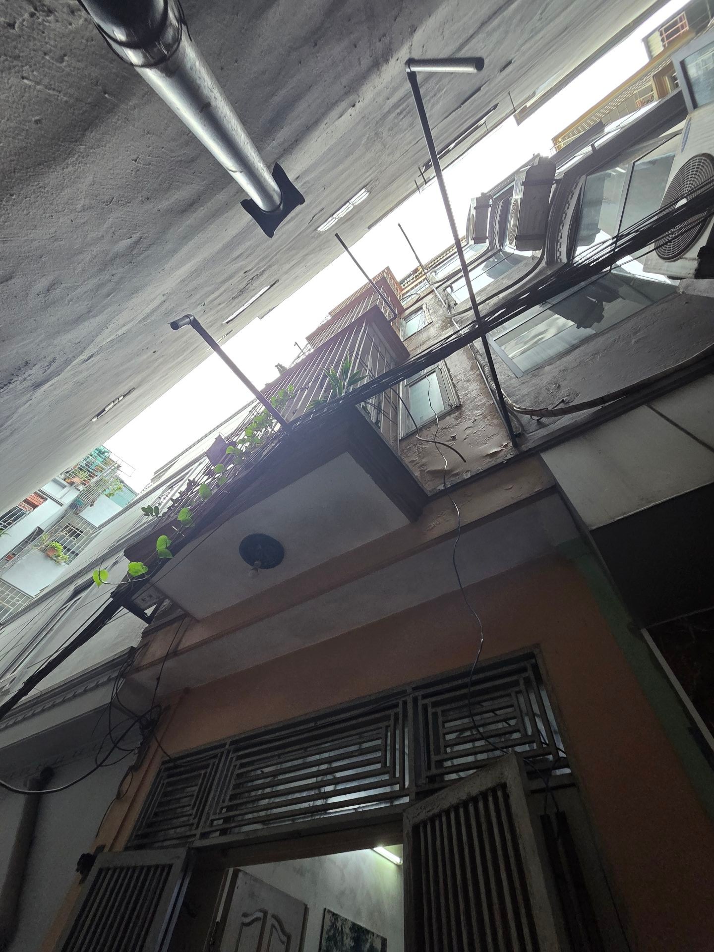 Bán nhà Minh Khai - diện tích 26m2 5 tầng - ngõ rộng - giá 8,3 tỷ