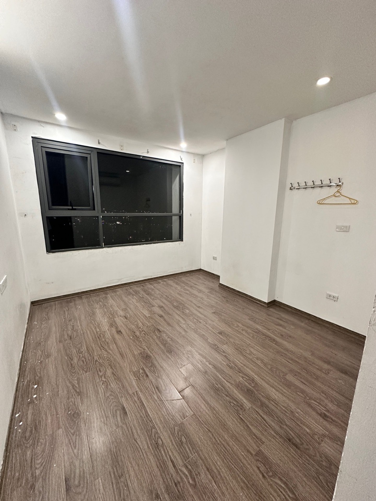 Bán nhà Tam Trinh - diện tích 68m2 35 tầng - Chung cư Helios Tower - giá 6,5 tỷ