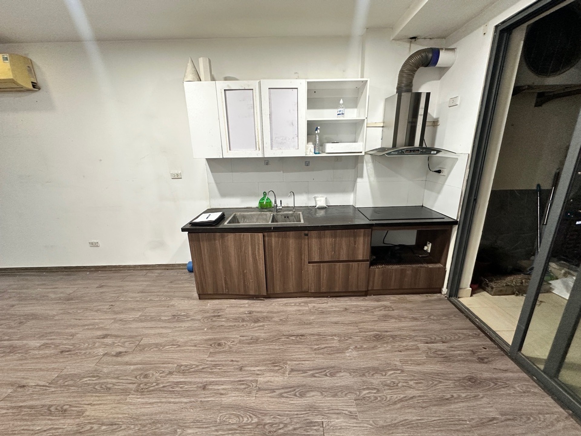 Bán nhà Tam Trinh - diện tích 68m2 35 tầng - Chung cư Helios Tower - giá 6,5 tỷ