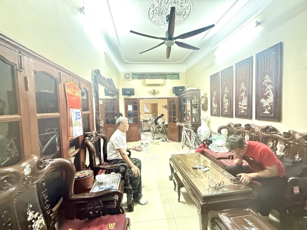 Bán nhà Đặng Tiến Đông - diện tích 95m2 3 tầng - Đang cập nhật - giá 25,5 tỷ