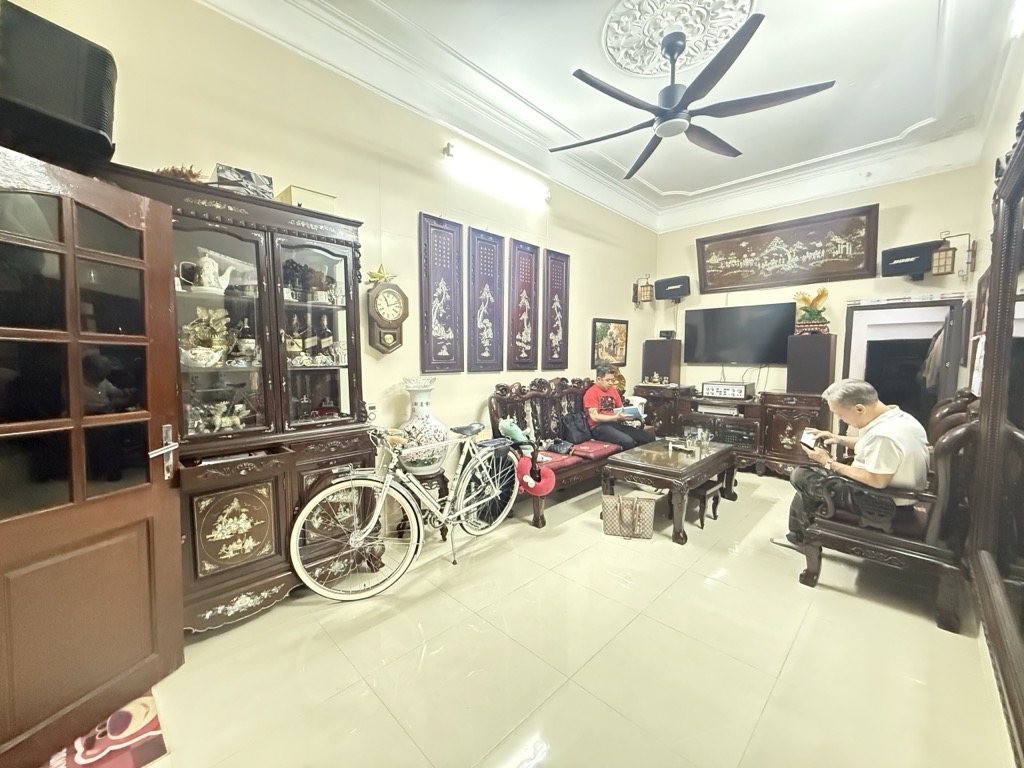 Bán nhà Đặng Tiến Đông - diện tích 95m2 3 tầng - Đang cập nhật - giá 25,5 tỷ