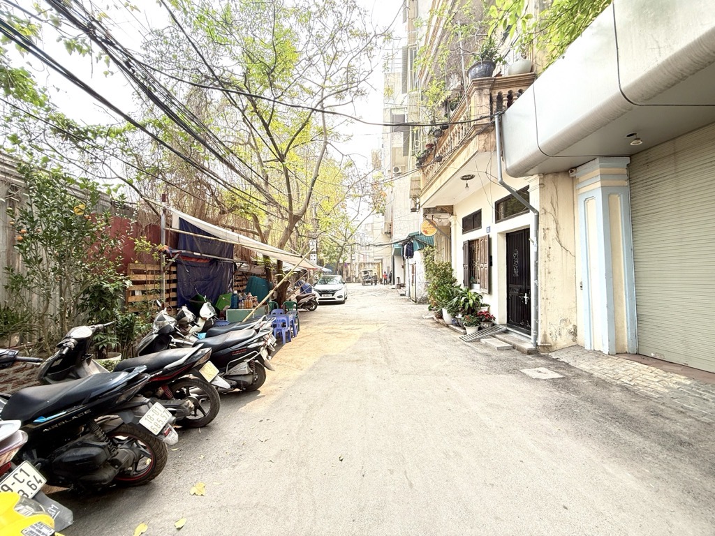 Bán nhà Đặng Tiến Đông - diện tích 95m2 3 tầng - Đang cập nhật - giá 25,5 tỷ