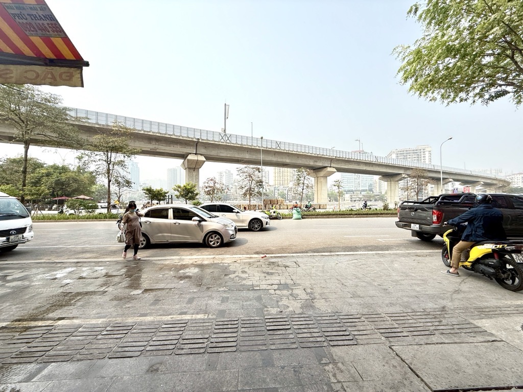 Bán nhà Đặng Tiến Đông - diện tích 95m2 3 tầng - Đang cập nhật - giá 25,5 tỷ