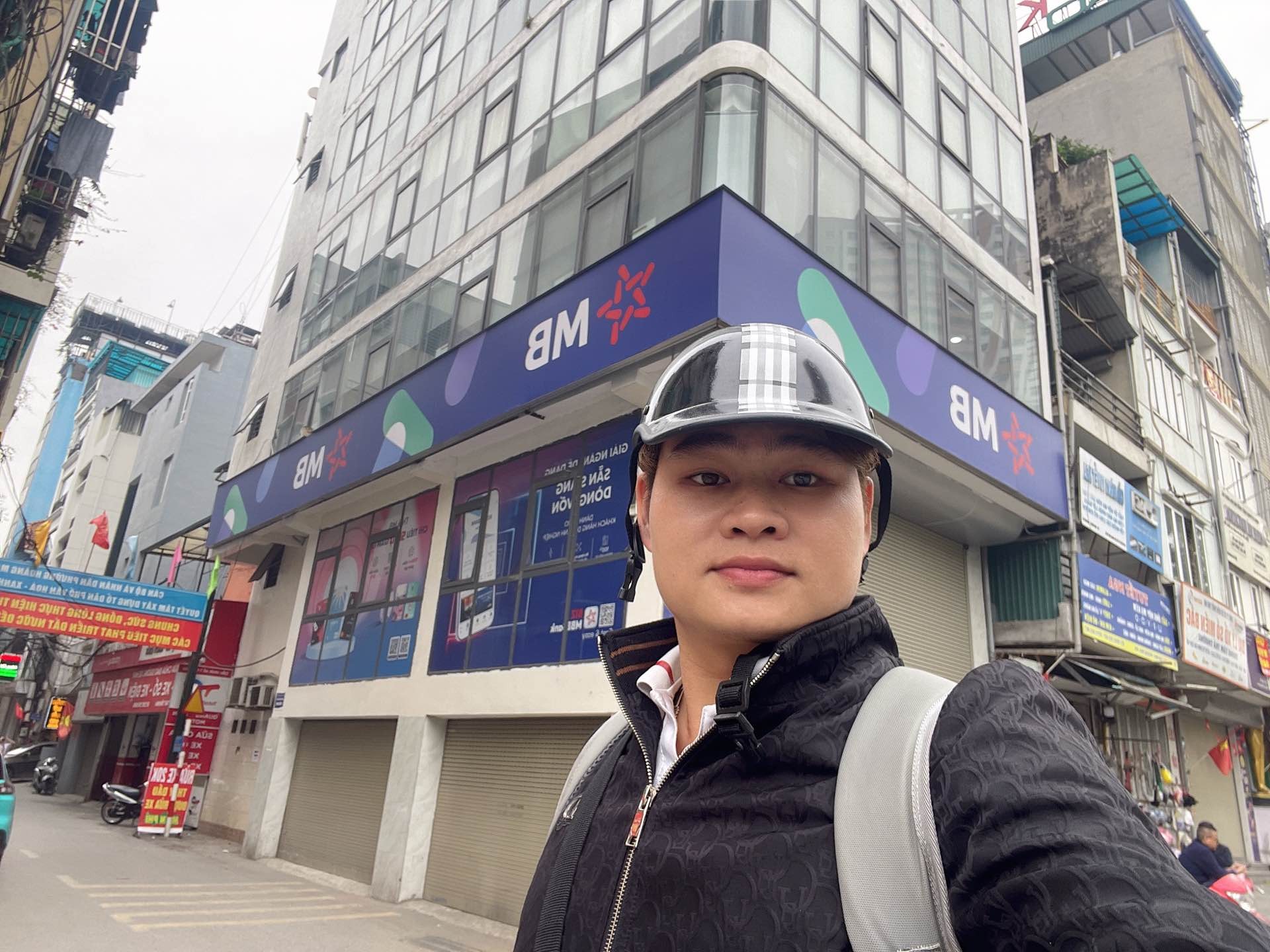 Bán nhà Tân Mai - diện tích 102m2 9 tầng - Lô góc 3 mặt thoáng - giá 102 tỷ