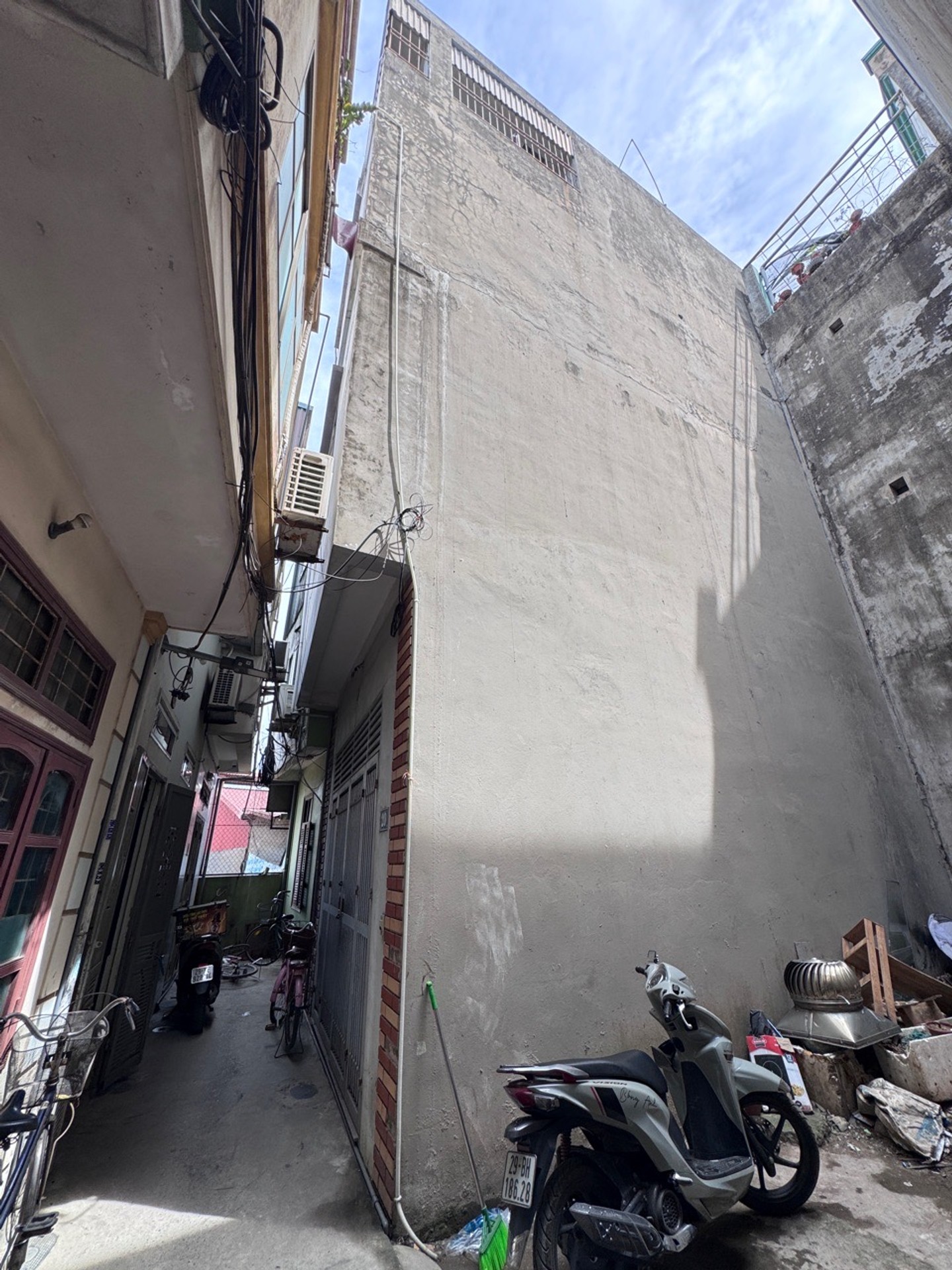 Bán nhà Thanh Lân - diện tích 33m2 4 tầng - Lô góc thoáng sáng - giá 8 tỷ