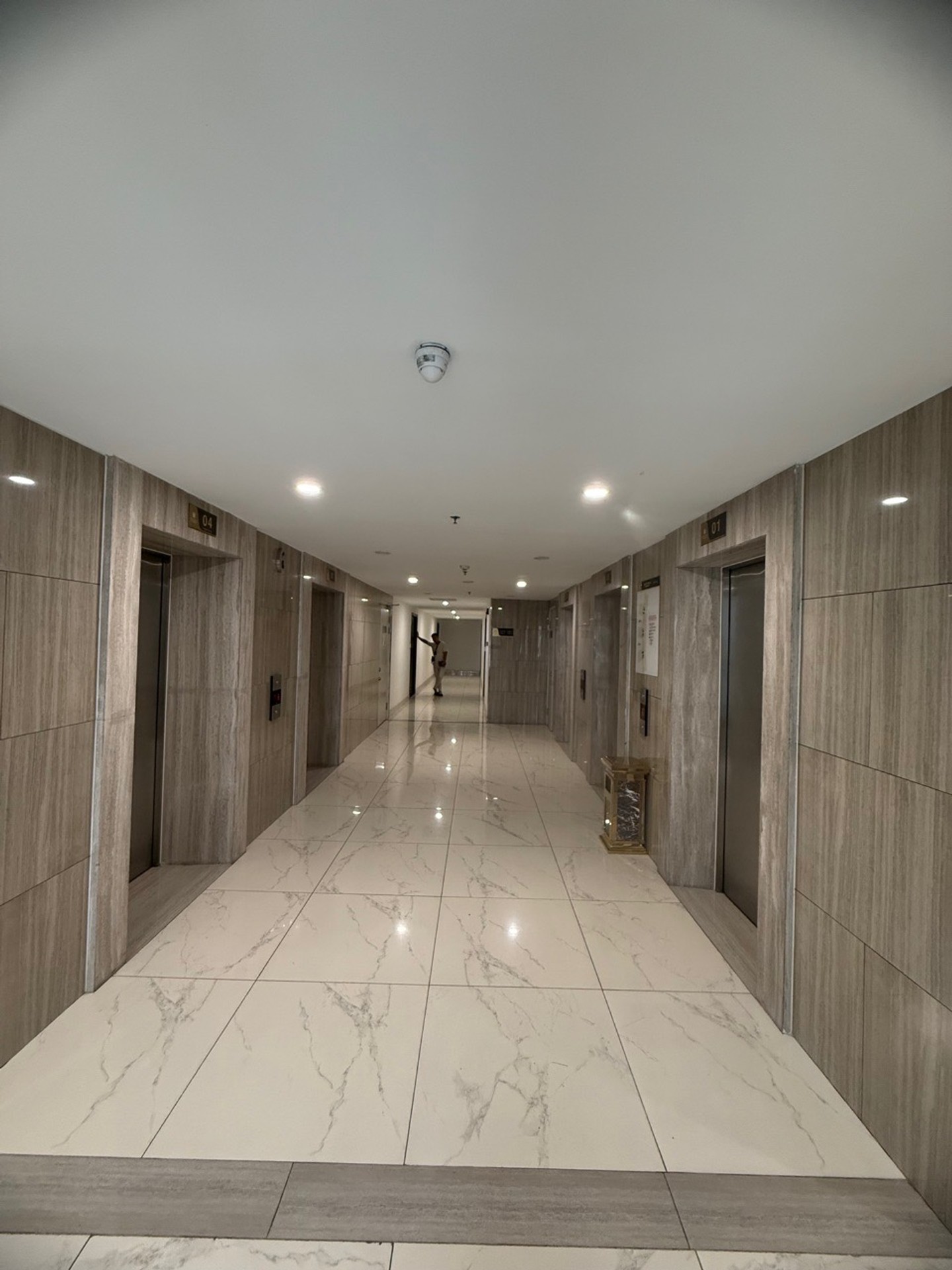 Bán nhà Minh Khai - diện tích 82m2 27 tầng - Căn hộ full nội thất - giá 9,5 tỷ