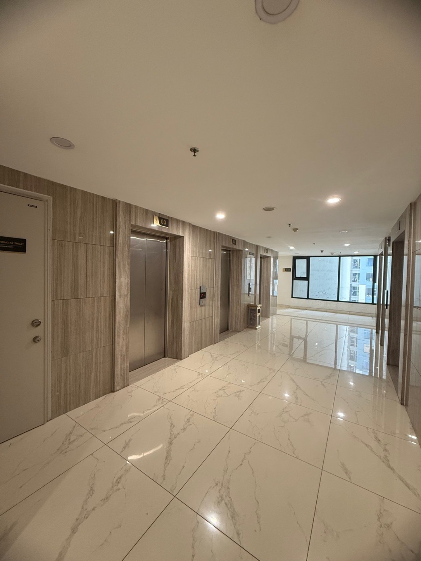 Bán nhà Minh Khai - diện tích 82m2 27 tầng - Căn hộ full nội thất - giá 9,5 tỷ