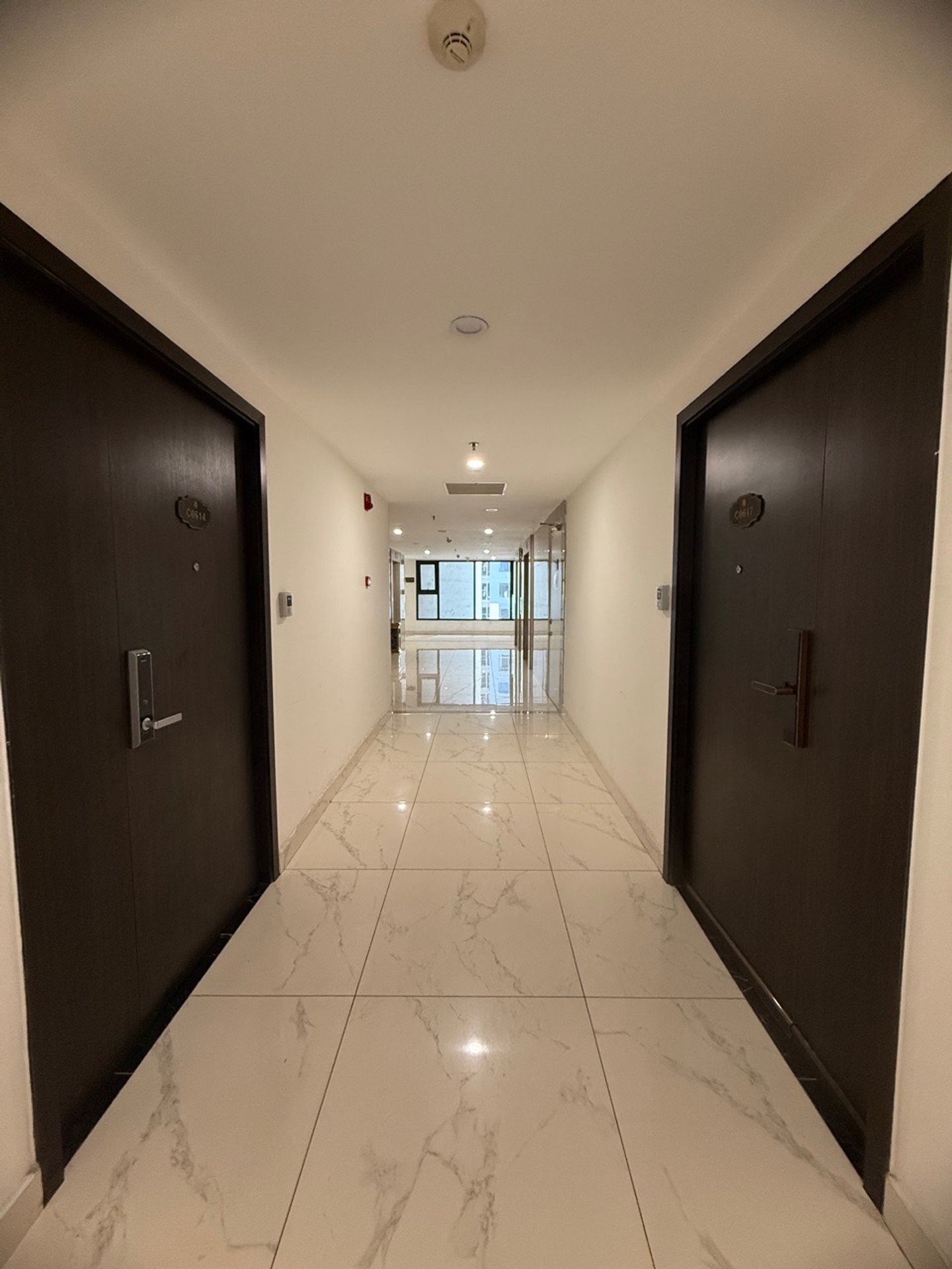Bán nhà Minh Khai - diện tích 82m2 27 tầng - Căn hộ full nội thất - giá 9,5 tỷ