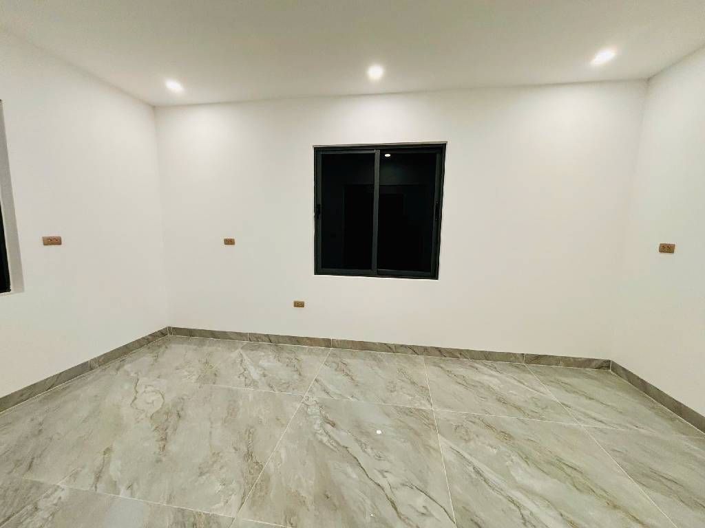 Bán nhà Ngõ 3 ô tô tránh - diện tích 85m2 7 tầng - Lô góc 3 mặt thoáng - giá 32,8 tỷ