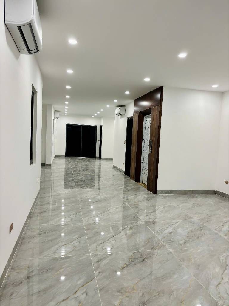 Bán nhà Ngõ 3 ô tô tránh - diện tích 85m2 7 tầng - Lô góc 3 mặt thoáng - giá 32,8 tỷ