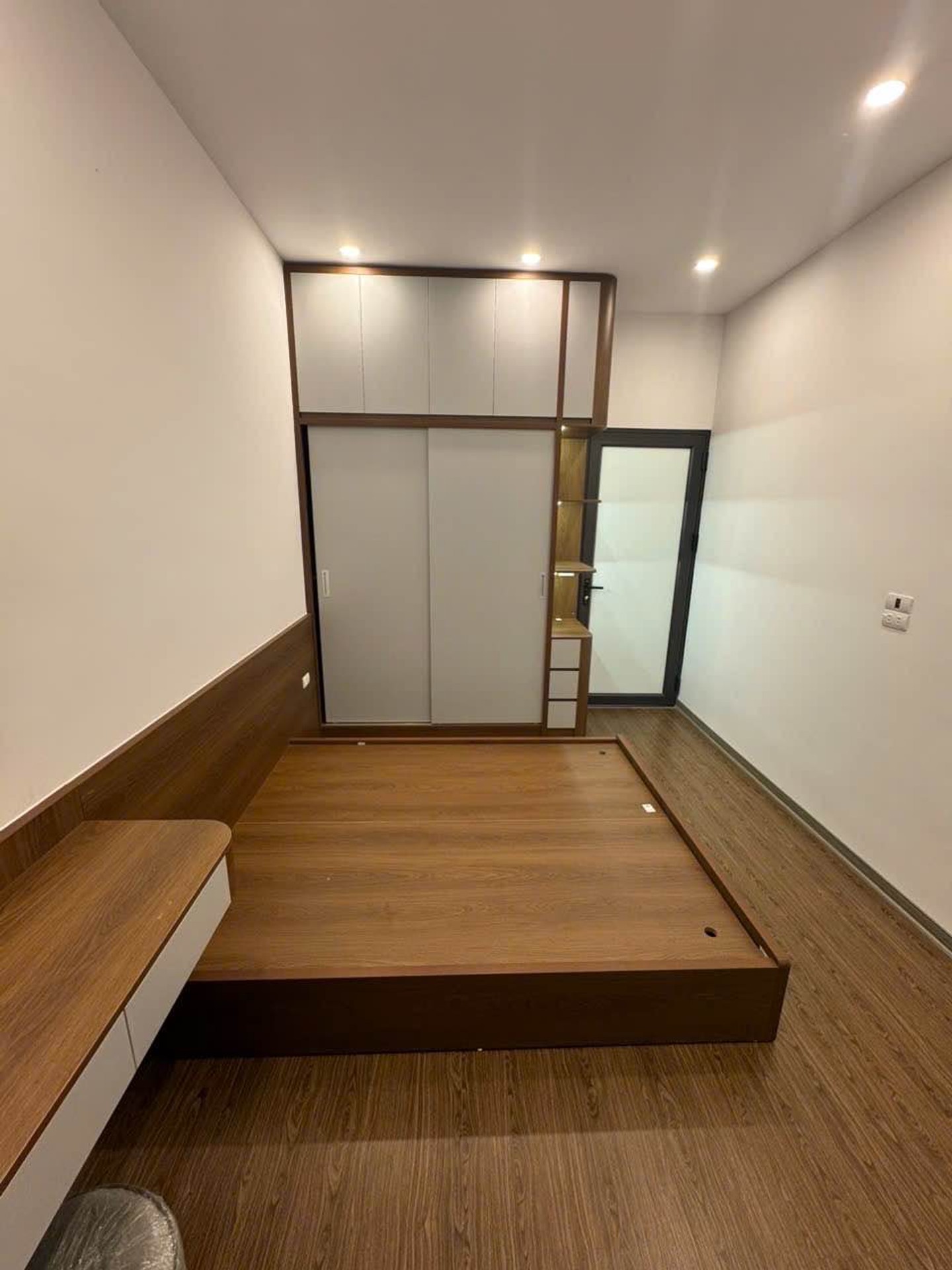 Bán nhà Định Công Hạ - diện tích 40m2 2 tầng - Nhà mới đủ nội thất - giá 2,95 tỷ