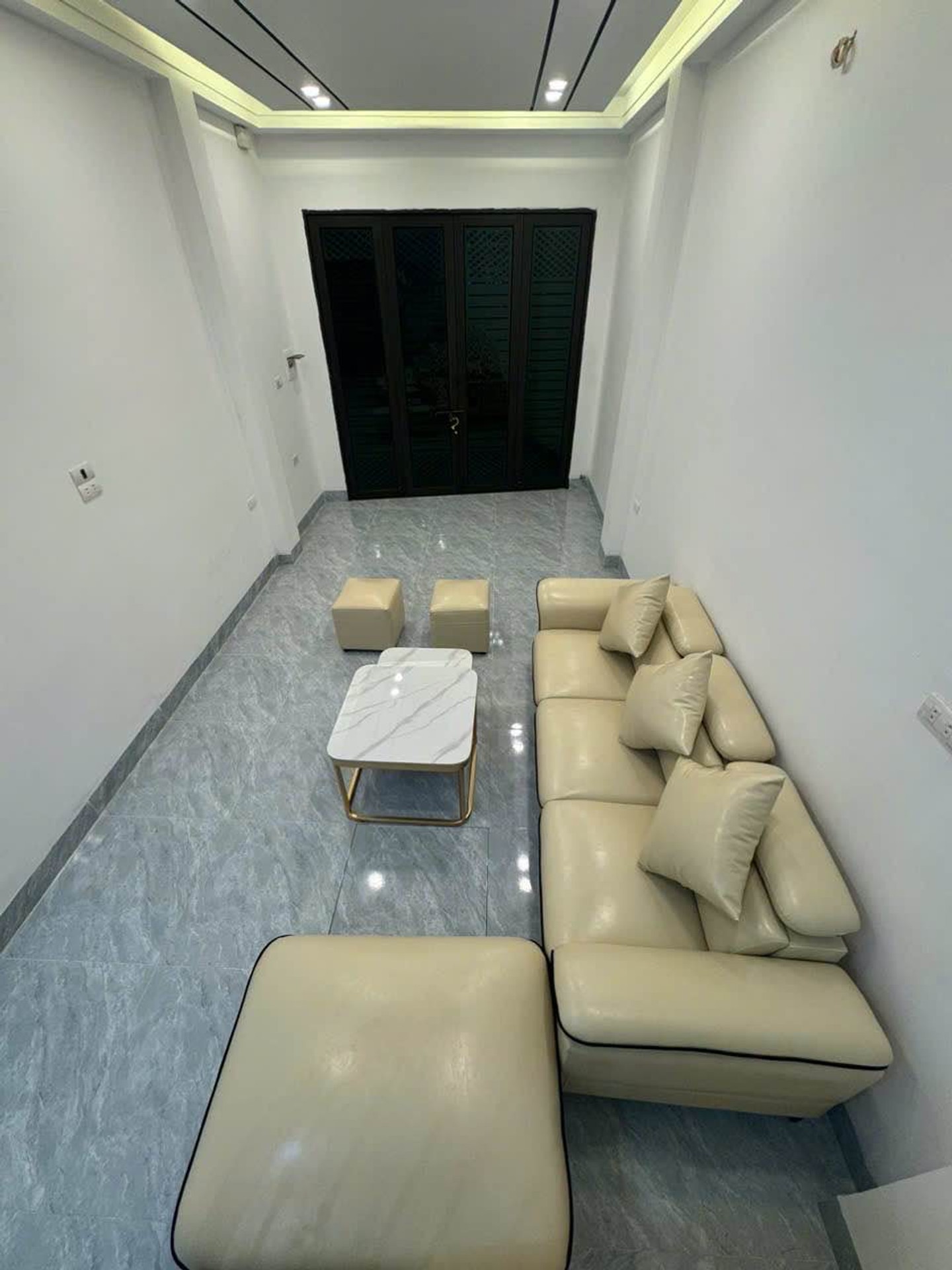 Bán nhà Định Công Hạ - diện tích 40m2 2 tầng - Nhà mới đủ nội thất - giá 2,95 tỷ
