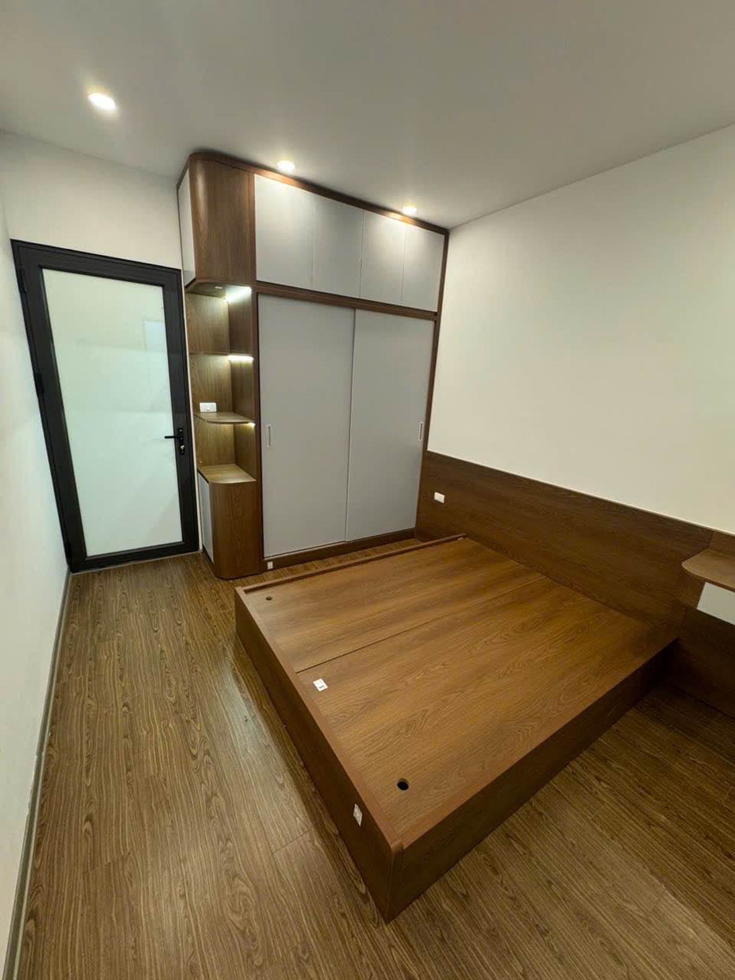 Bán nhà Định Công Hạ - diện tích 40m2 2 tầng - Nhà mới đủ nội thất - giá 2,95 tỷ