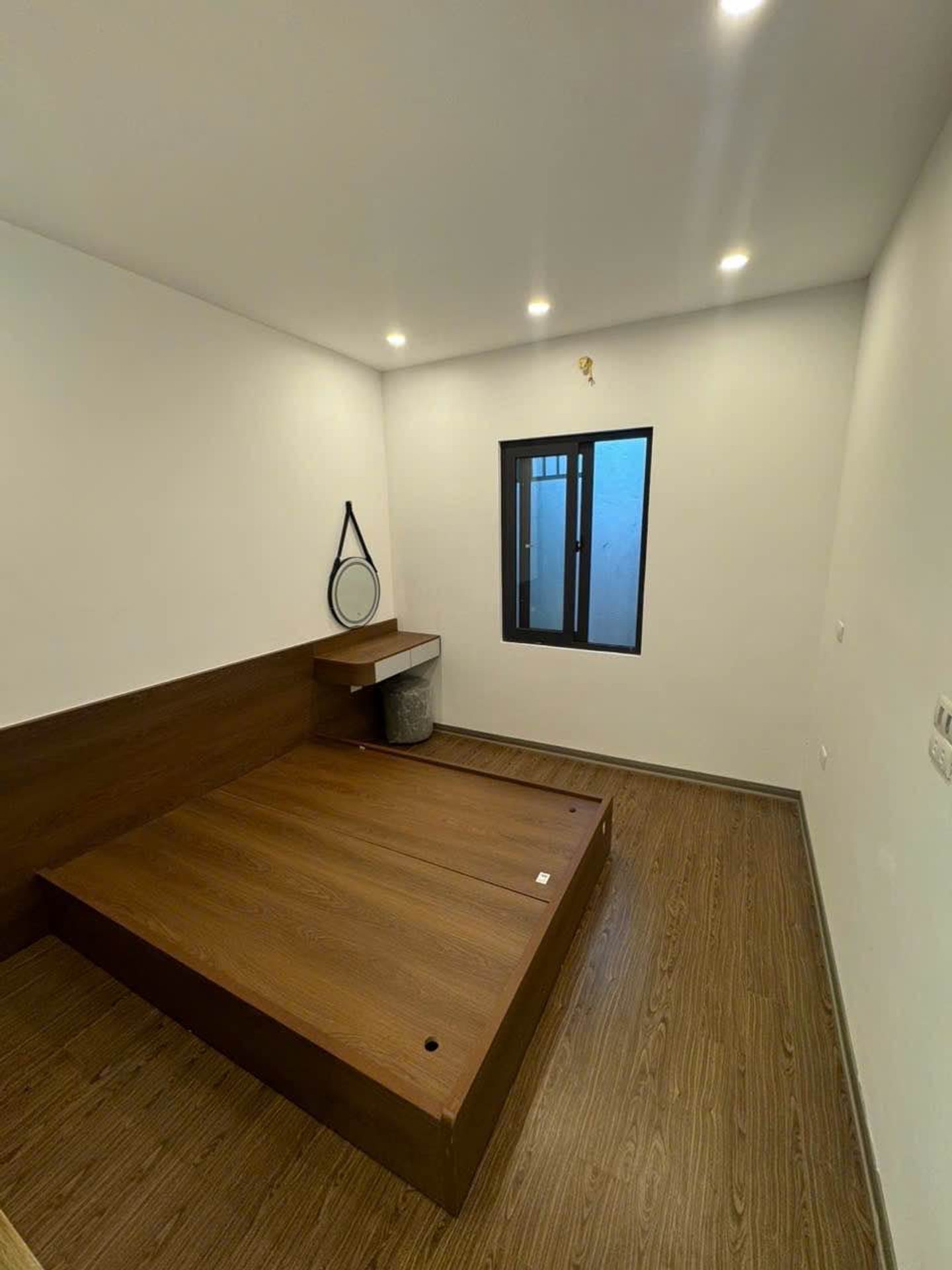 Bán nhà Định Công Hạ - diện tích 40m2 2 tầng - Nhà mới đủ nội thất - giá 2,95 tỷ