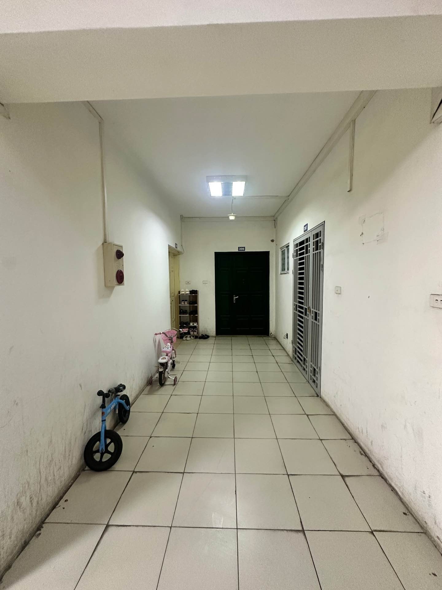 Bán nhà 1B Toà B - diện tích 77m2 3 tầng - Mặt phố ô tô tránh - giá 6 tỷ