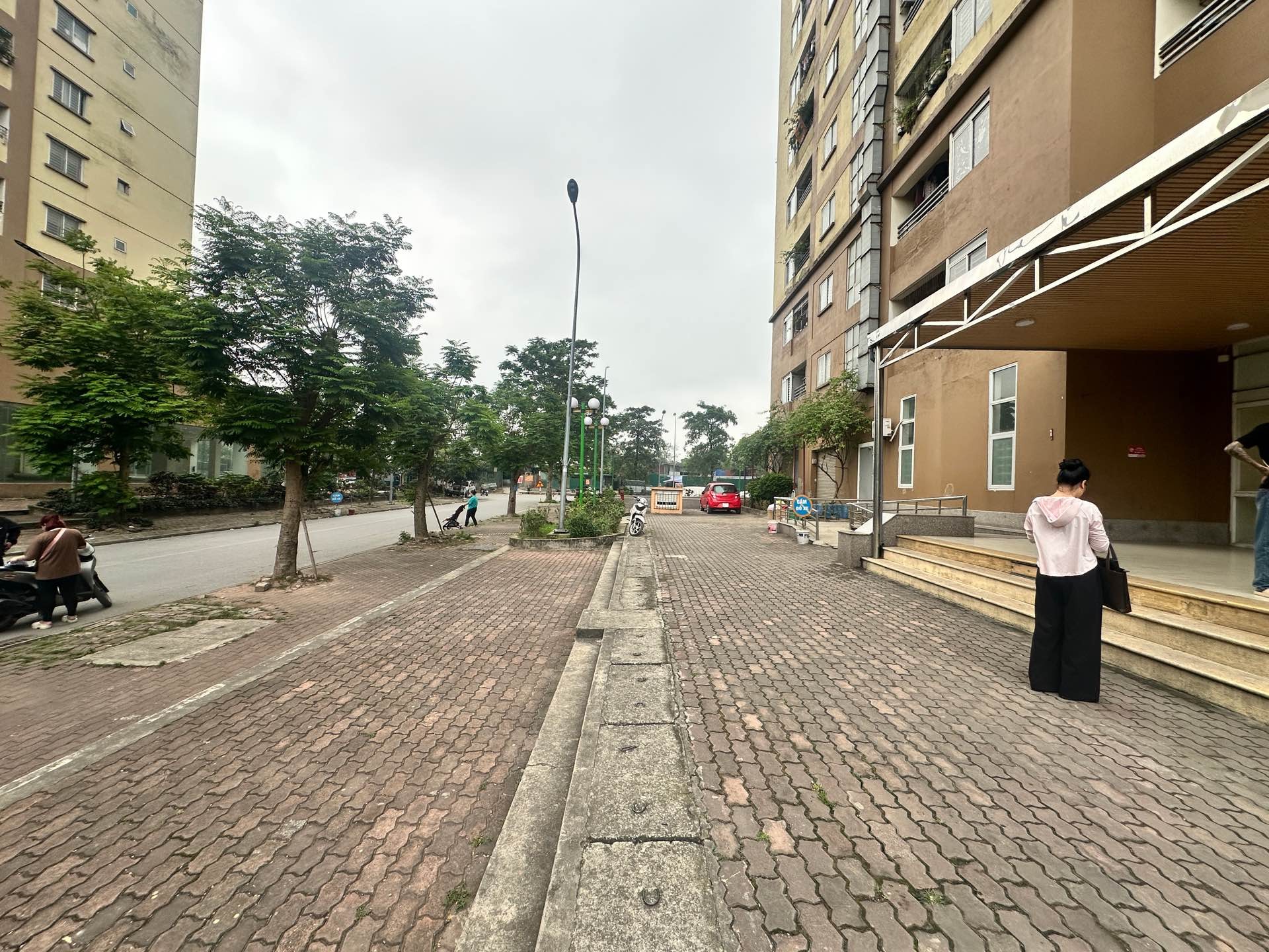 Bán nhà 1B Toà B - diện tích 77m2 3 tầng - Mặt phố ô tô tránh - giá 6 tỷ