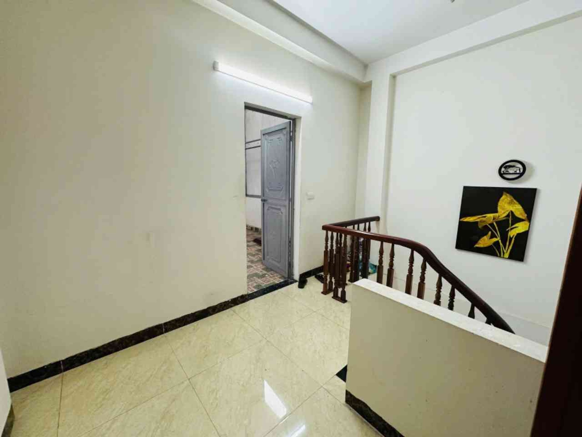 Bán nhà Hoàng Mai - diện tích 30m2 5 tầng - nhà mới đẹp - giá 7,9 tỷ