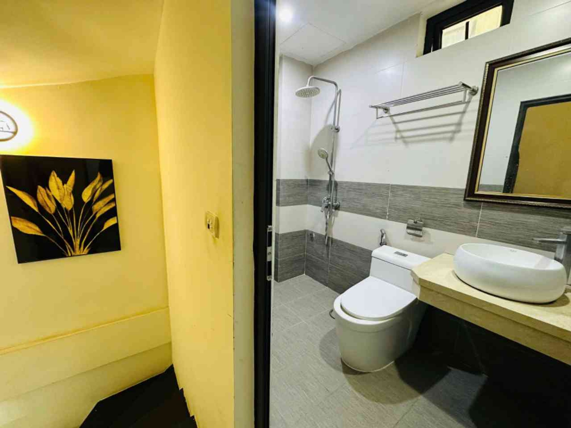 Bán nhà Hoàng Mai - diện tích 30m2 5 tầng - nhà mới đẹp - giá 7,9 tỷ