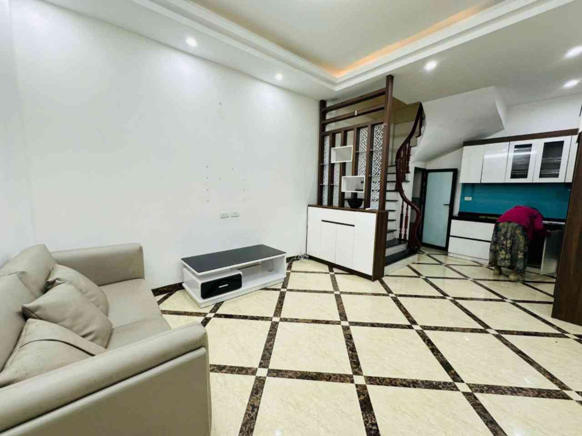Bán nhà Hoàng Mai - diện tích 30m2 5 tầng - nhà mới đẹp - giá 7,9 tỷ