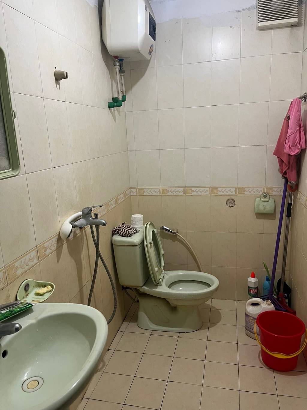 Bán nhà Lê Trọng Tấn - diện tích 76m2 3 tầng - Ô TÔ TẢI ĐỖ CỬA - giá 26,8 tỷ