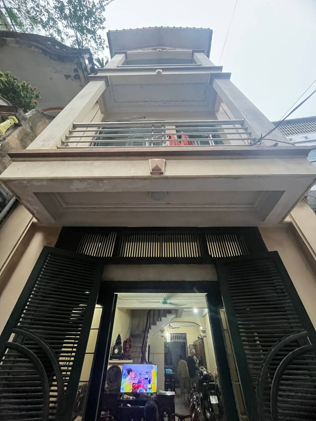 Bán nhà Lê Trọng Tấn - diện tích 76m2 3 tầng - Ô TÔ TẢI ĐỖ CỬA - giá 26,8 tỷ