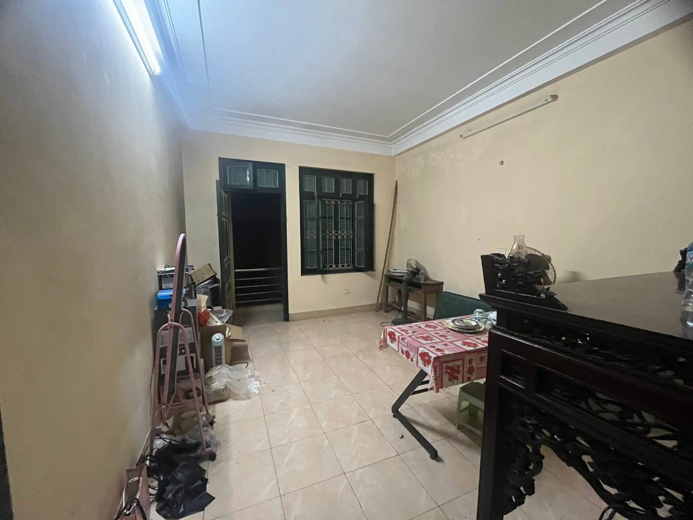 Bán nhà Lê Trọng Tấn - diện tích 76m2 3 tầng - Ô TÔ TẢI ĐỖ CỬA - giá 26,8 tỷ