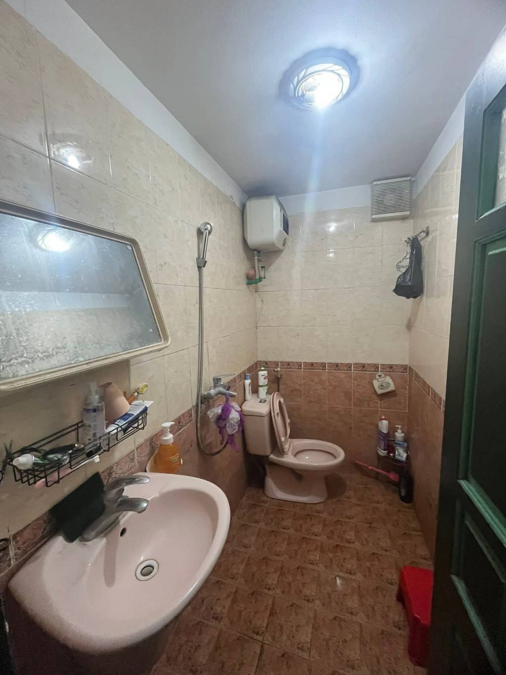 Bán nhà Lê Trọng Tấn - diện tích 76m2 3 tầng - Ô TÔ TẢI ĐỖ CỬA - giá 26,8 tỷ