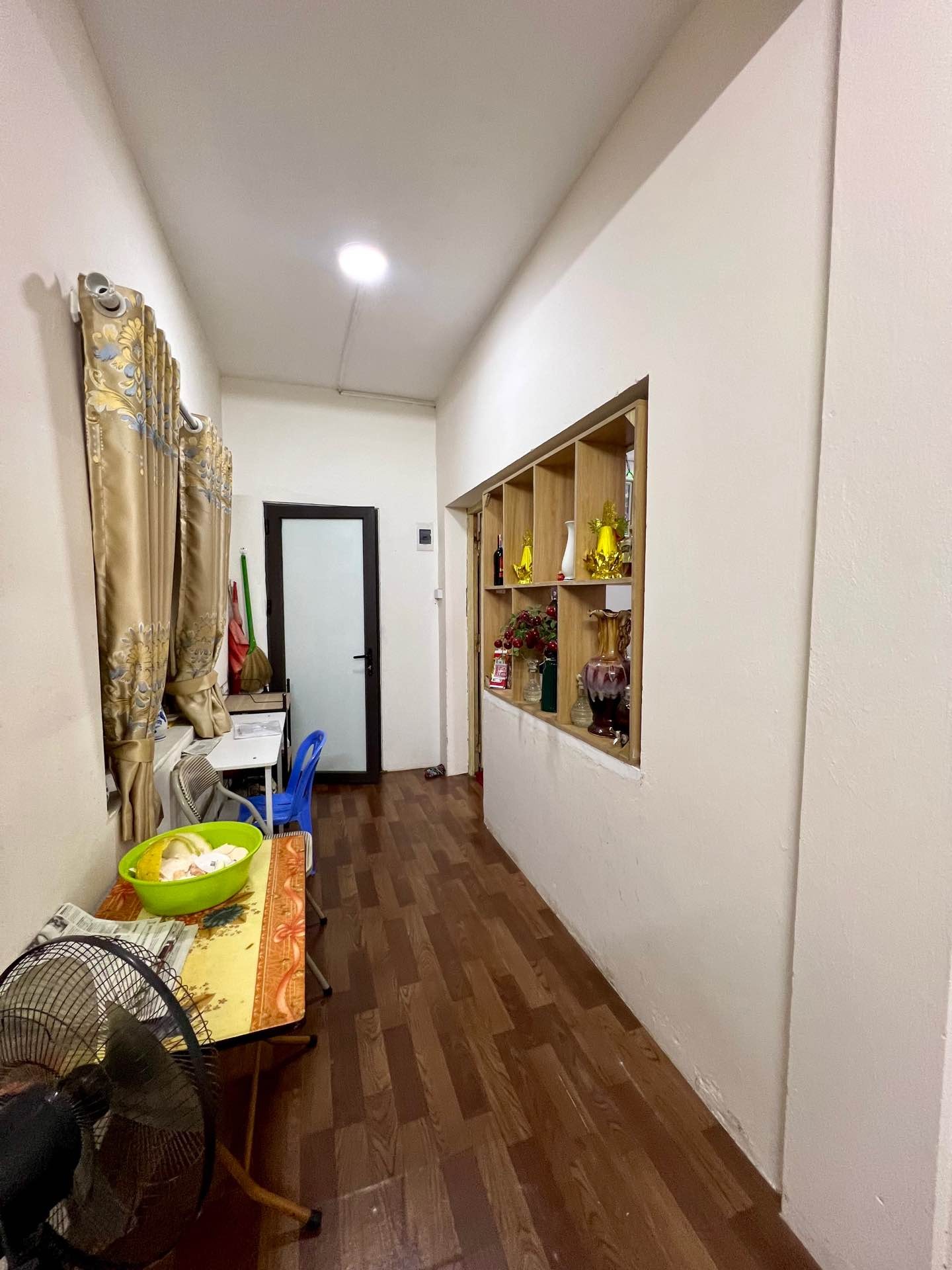 Bán nhà Hai Bà Trưng - diện tích 65m2 3 tầng - Nhà tập thể - giá 5,35 tỷ