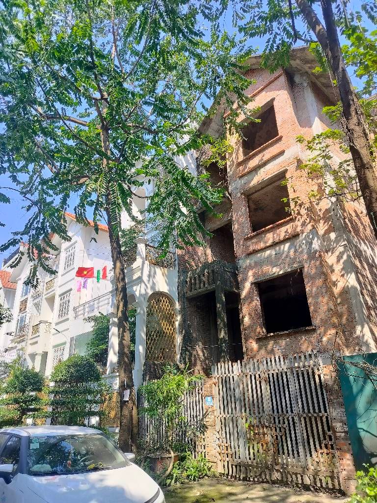 Bán nhà Cầu Bươu - diện tích 122.7m2 5 tầng - Lô góc 2 mặt thoáng - giá 31,5 tỷ