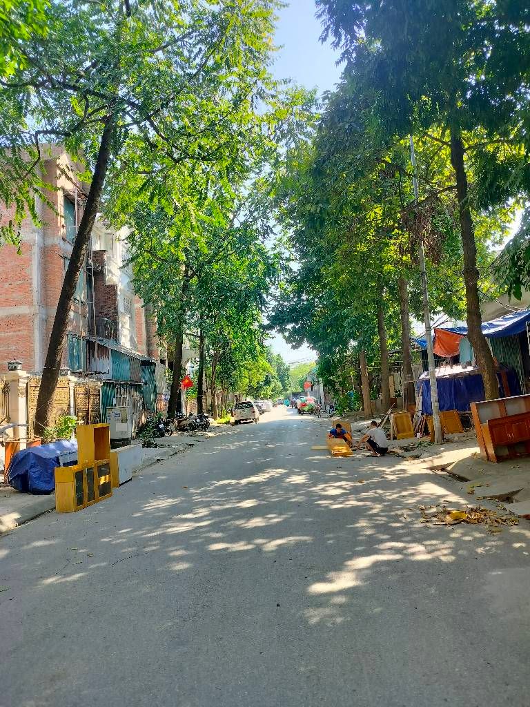 Bán nhà Cầu Bươu - diện tích 122.7m2 5 tầng - Lô góc 2 mặt thoáng - giá 31,5 tỷ