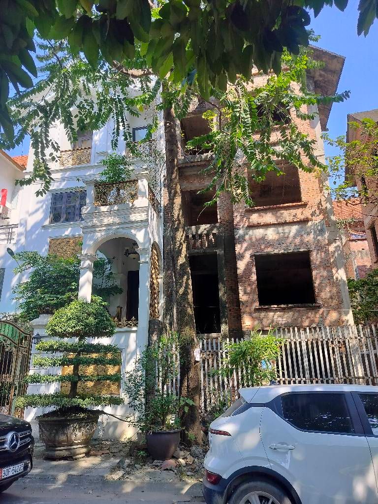 Bán nhà Cầu Bươu - diện tích 122.7m2 5 tầng - Lô góc 2 mặt thoáng - giá 31,5 tỷ