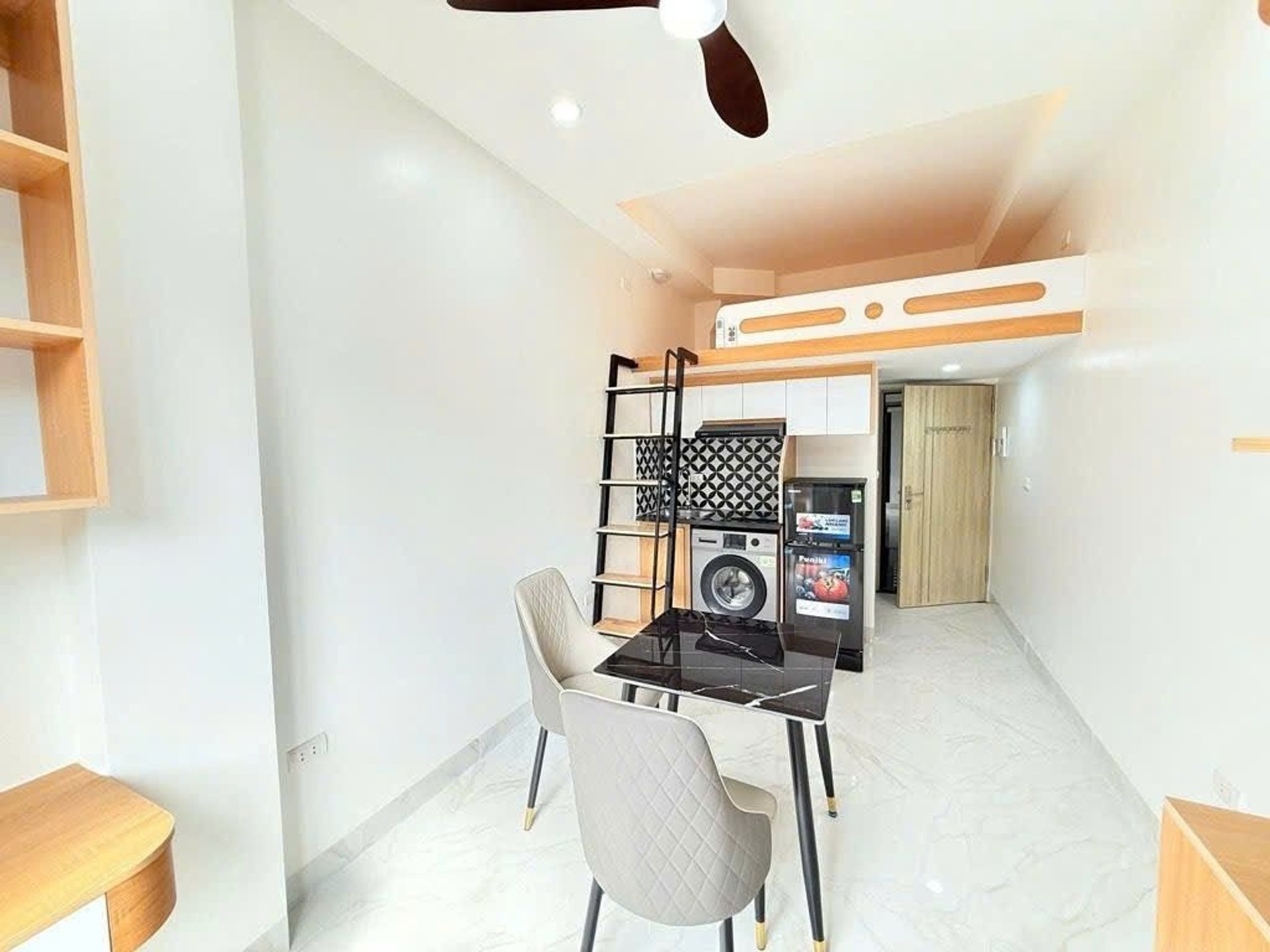 Bán nhà Hoàng Đạo Thành - diện tích 80m2 8 tầng - Ô TÔ ĐỖ CỬA - giá 26,9 tỷ