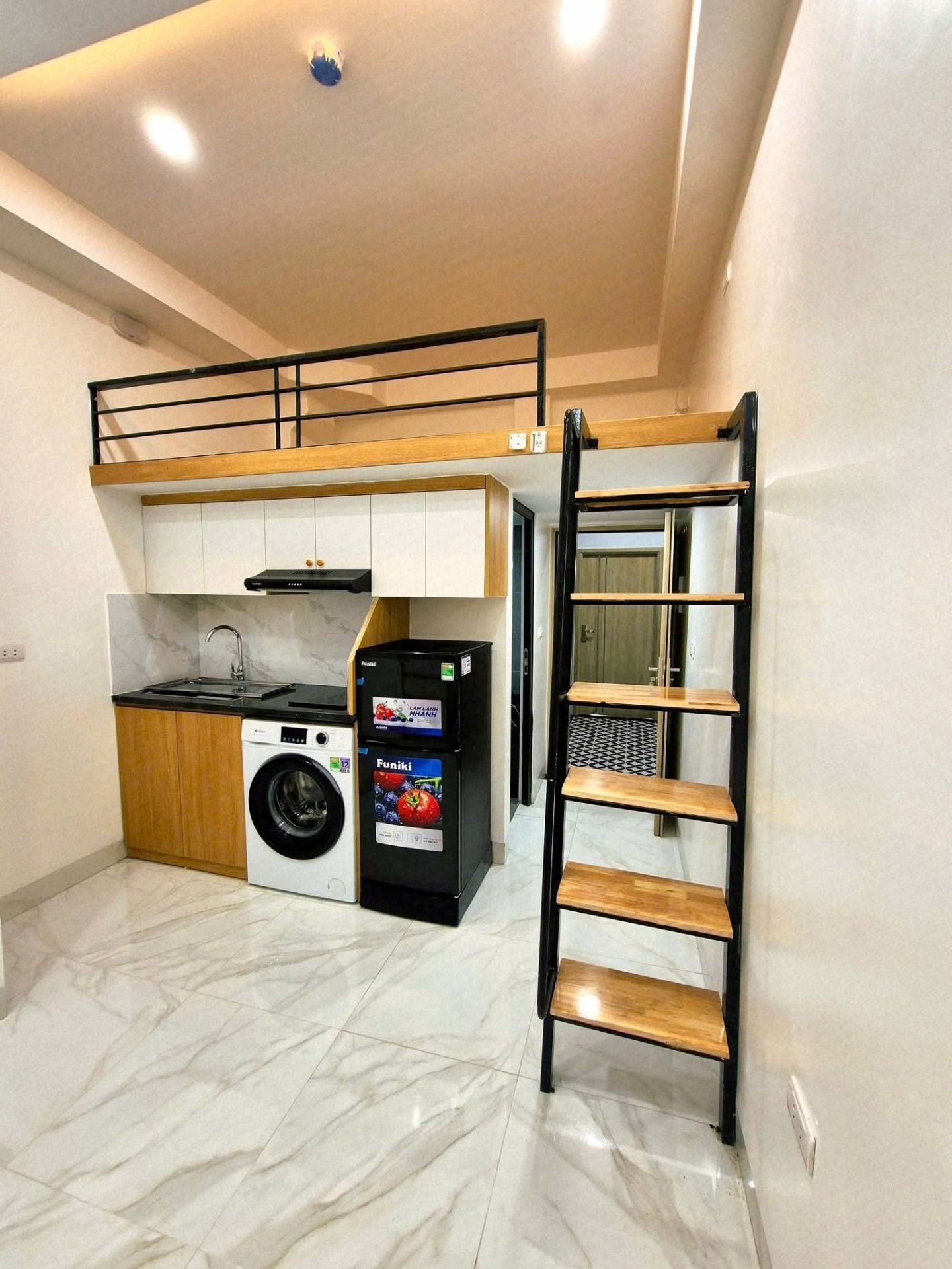 Bán nhà Hoàng Đạo Thành - diện tích 80m2 8 tầng - Ô TÔ ĐỖ CỬA - giá 26,9 tỷ