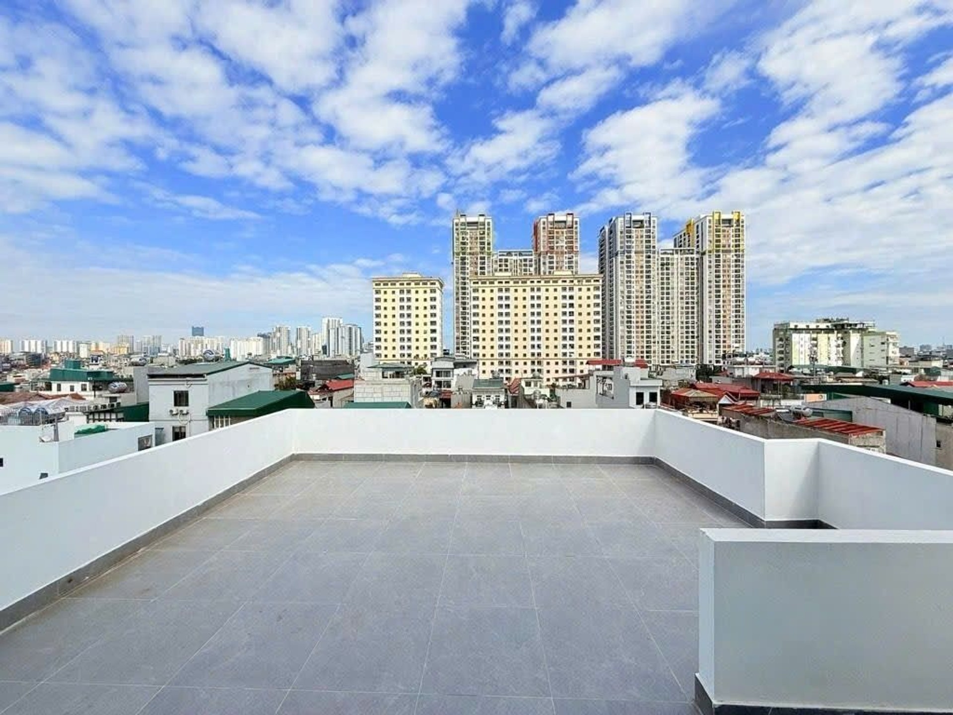 Bán nhà Hoàng Đạo Thành - diện tích 80m2 8 tầng - Ô TÔ ĐỖ CỬA - giá 26,9 tỷ