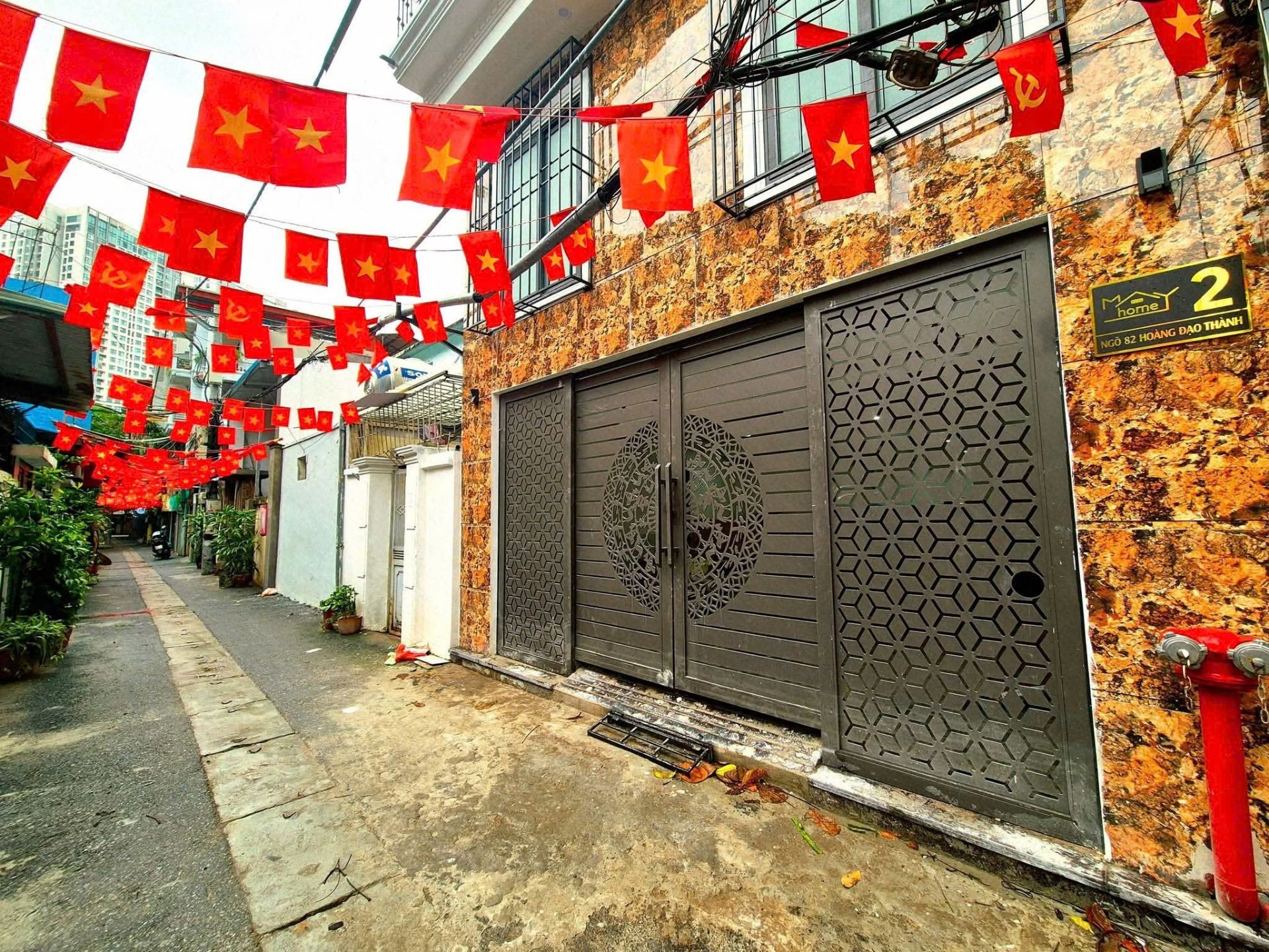 Bán nhà Hoàng Đạo Thành - diện tích 80m2 8 tầng - Ô TÔ ĐỖ CỬA - giá 26,9 tỷ