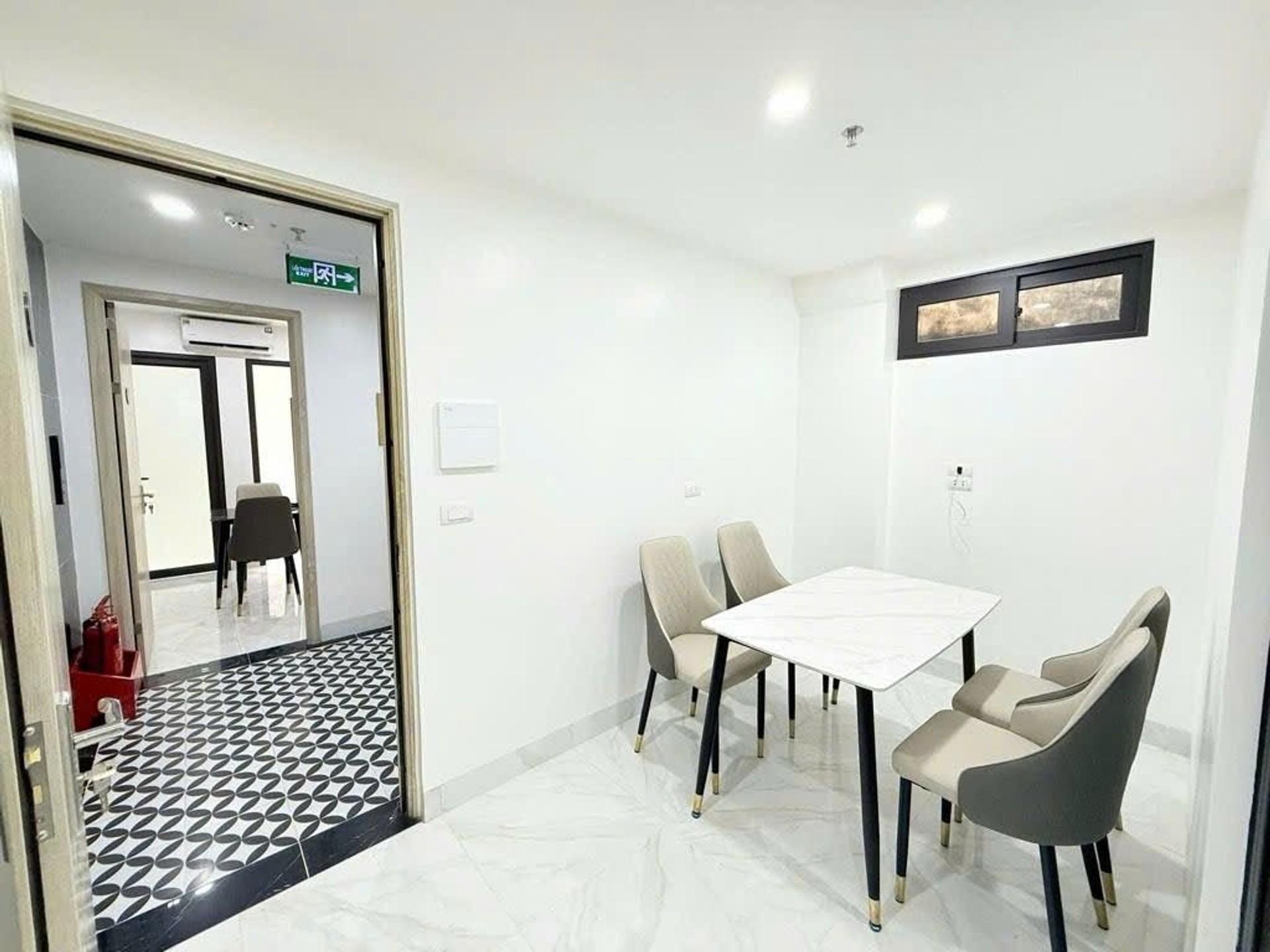 Bán nhà Hoàng Đạo Thành - diện tích 80m2 8 tầng - Ô TÔ ĐỖ CỬA - giá 26,9 tỷ